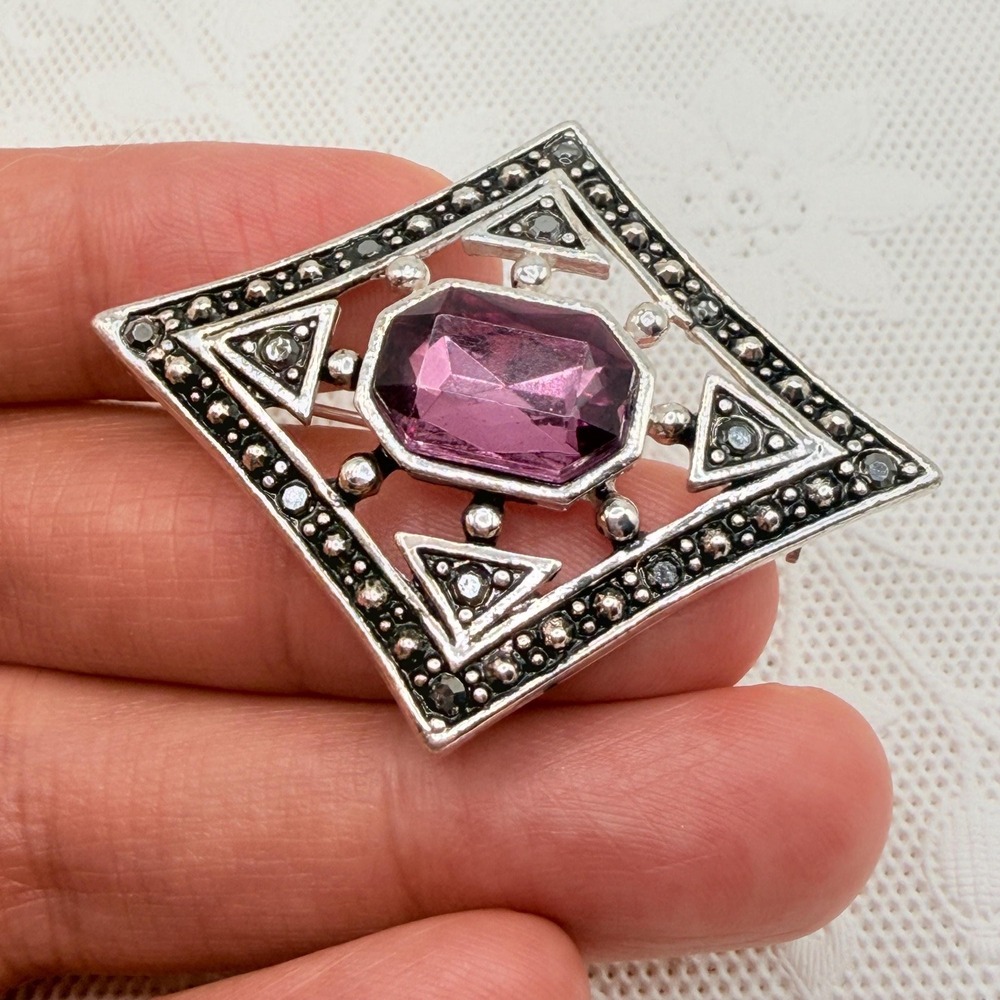 Vintage Art Deco Style Silver Tone Marcasite Diamond Shaped Brooch w/ Rhinestone